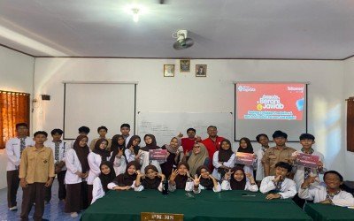 Telkomsel Gelar Ilmupedia Berani Jawab, Siswa MAN 1 Karawang Antusias