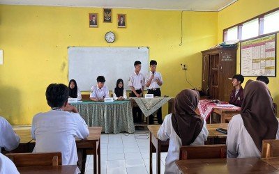 Debat Kandidat MPK MAN 1 Karawang 2025/2026 Berlangsung Seru, Audiens Aktif Lempar Pertanyaan